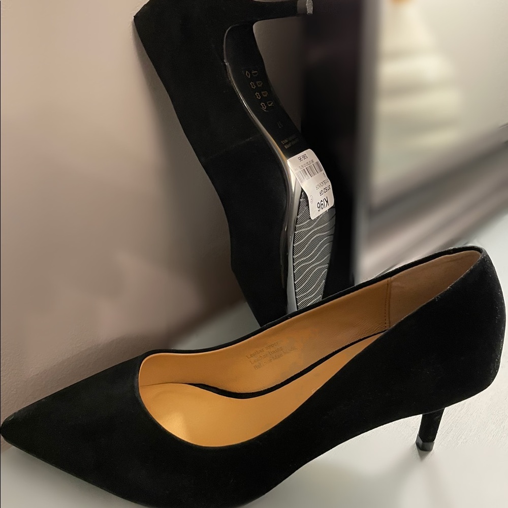 NWT Le Chateau Flex Heels, size 7